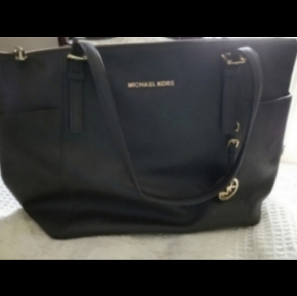 Michael Kors Handbags - Michael Kors Brown Jet set Tote